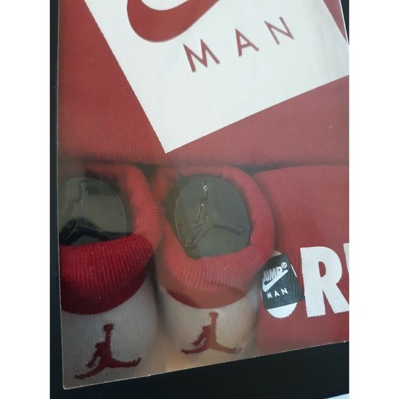 Nike Air Jordan Baby Boys 0-6 Months Red White Bib Bodysuit Booties 3 Piece Set - Picture 3 of 8